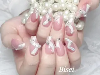 ネイル 🦋 Queenieのネイルデザイン