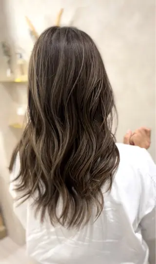 ロング カラー ハイライト 透明感カラー松本のヘアスタイル