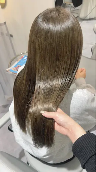 ロング カラー 近藤 若菜のヘアスタイル