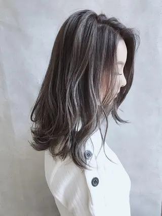 ミディアム カラー MOU namba ムウナンバのヘアスタイル