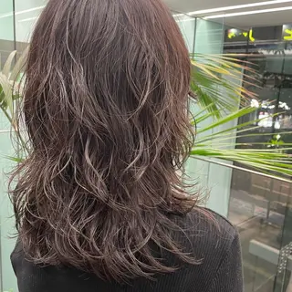 ロング パーマ ひなた あゆみのヘアスタイル