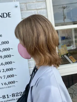 セミロング 岡本 真実のヘアスタイル