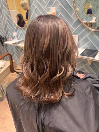 ミディアム カラー 河添 麗菜のヘアスタイル