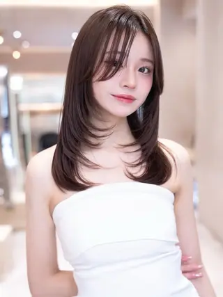 ミディアム レイヤー似合わせ 透明感カラーりきやのヘアスタイル