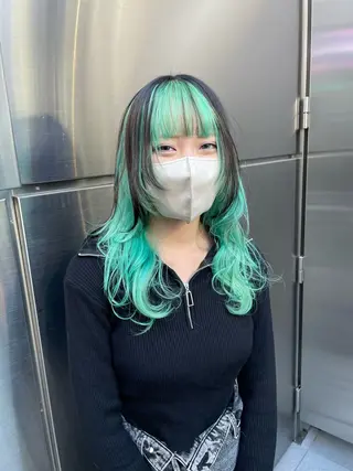 セミロング カラー ホワイト&レイヤーカ ットエクステ長畠俊輔のヘアスタイル