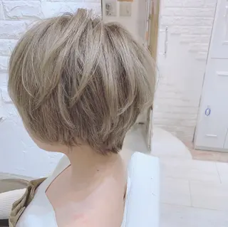 ショート カラー 中目黒✂︎店長✂︎ TOMOHIROのヘアスタイル