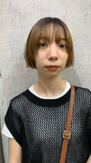 ショート 【モエカ】グランジ ウルフ/ハイトーンのヘアスタイル