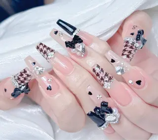 ネイル M🌷nail 長さだし専門店のネイルデザイン
