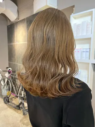 セミロング カラー パーマ ヘアアレンジ キッズ ネイル マツエク・マツパ アイブロウ 透明感カラー🤎 ゆりのヘアスタイル