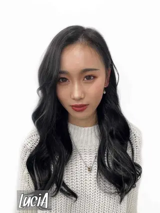 ロング LuciA エクステカラーのヘアスタイル