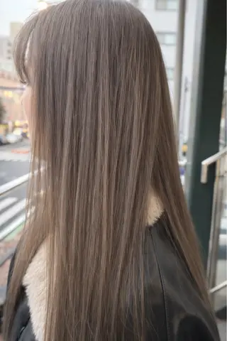 ロング 堀岡 さやかのヘアスタイル