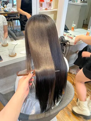 ロング カラー akane .のヘアスタイル