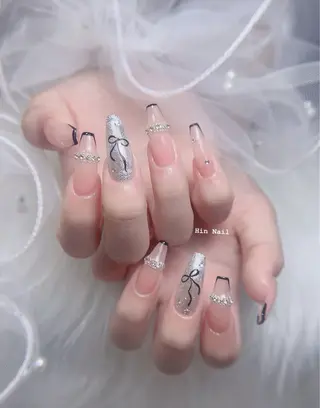 ネイル Hin Nailsのネイルデザイン
