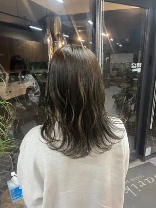 セミロング alu yuinaのヘアスタイル