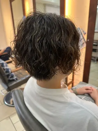 ショート カラー パーマ 我満 宏映のヘアスタイル