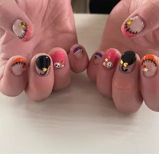 ショート カラー ネイル Nailsalon Calmeのネイルデザイン
