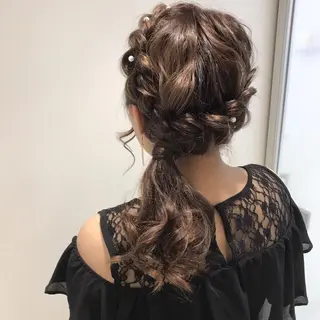 セミロング ヘアアレンジ MIOベージュカラー 柔らかいカラーのヘアスタイル