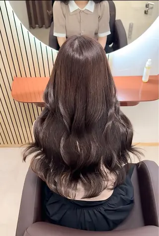 ロング WATARU/ 韓国風巻き髪のヘアスタイル