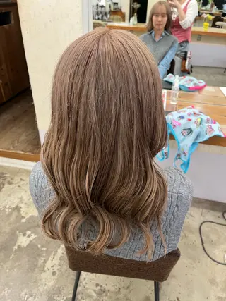 セミロング 波多野 芽衣のヘアスタイル