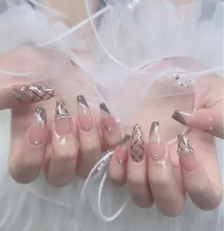 ネイル HIN NAILのネイルデザイン