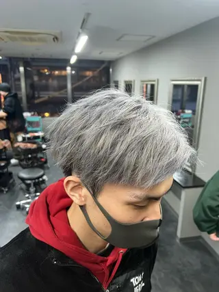ショート カラー メンズ ハイトーンカラー 坂本 翼のヘアスタイル