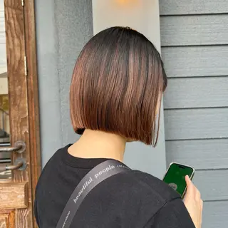 ミディアム シマダ ユウナのヘアスタイル