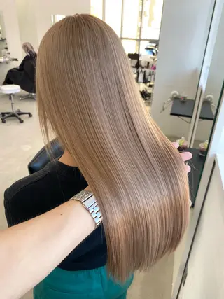 ロング カラー 新美 蓮のヘアスタイル
