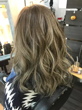 セミロング カラー WEST OLAND 安藤のヘアスタイル