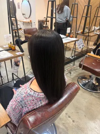 セミロング 聖菜/ hina /レイヤー/艶カラーのヘアスタイル