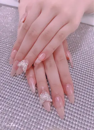 ネイル はぴねす所属・横浜 美夢のネイルデザイン