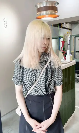 セミロング カラー ホワイトカラー/梅田 デザインカラー/しんのヘアスタイル