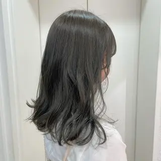ミディアム カラー TRENCH　相澤 果歩のヘアスタイル