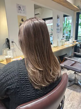 カラー SOL Matsumuraのヘアスタイル