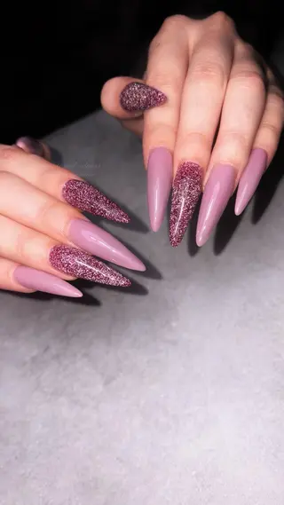 ネイル 関山 志乃のネイルデザイン