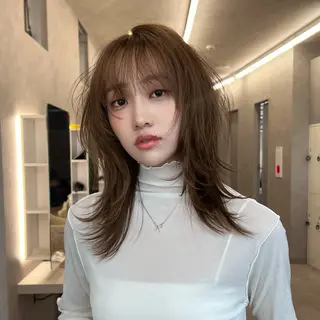 セミロング カラー 山中 欧輔のヘアスタイル