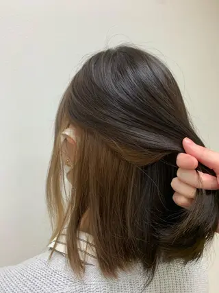 ミディアム カラー 遊佐 瑞紀のヘアスタイル