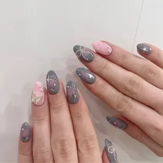 ネイル moca心斎橋店 Aina🐈‍⬛🤍のネイルデザイン