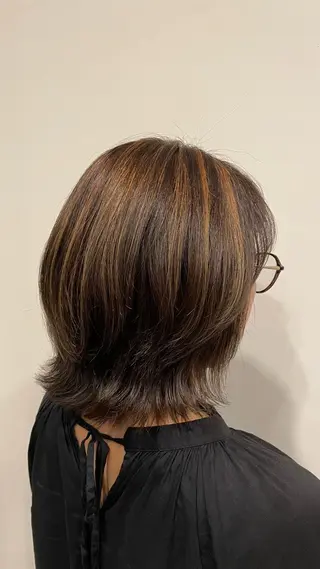 セミロング カラー ヤスダ ホノカのヘアスタイル