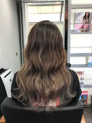 ミディアム カラー ヘアアレンジ 大塚 貴之のヘアスタイル