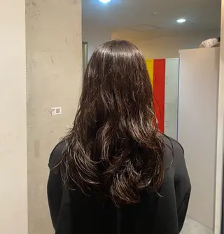 ロング ブリーチカラー/ブロ ンドレイヤーカットのヘアスタイル