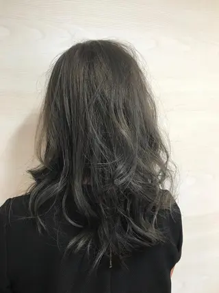 セミロング カラー 松本 俊樹のヘアスタイル