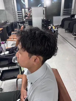 パーマ メンズ フェザーの鬼 🇰🇷yutoのヘアスタイル