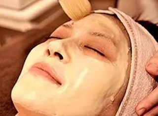 ミディアム カラー パーマ ヘアアレンジ メンズ キッズ ネイル マツエク・マツパ ニキビ・肌質改善専門 ♡人生が変わるサロンのエステ・リラクイメージ