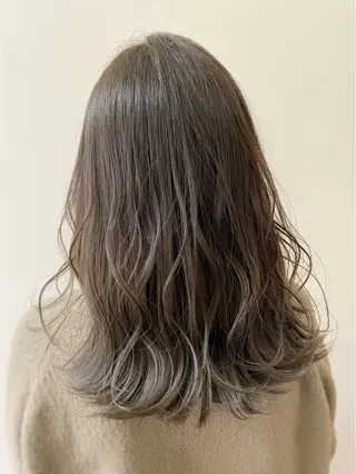 カラー 中村 朱沙のヘアスタイル