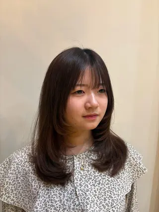 セミロング 淀 小南津のヘアスタイル