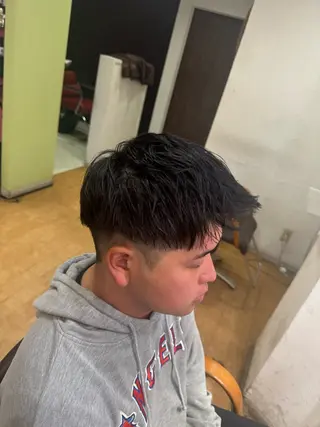 メンズ 透明感カラー特化若山 結愛のヘアスタイル