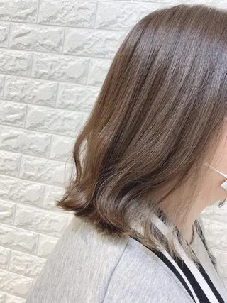 ミディアム カラー 福森 みずきのヘアスタイル