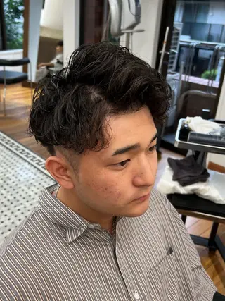 ショート パーマ メンズ メンズカット✂️ スキンフェード伊藤陸のヘアスタイル