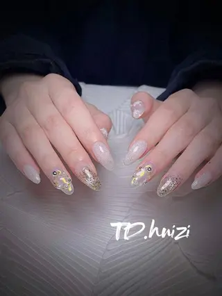 セミロング めぐみのネイルサロン スタッフ練習のネイルデザイン