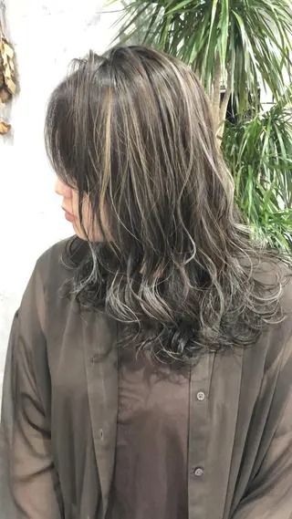 セミロング カラー ウルフ/デザイン/ 大阪/タカハシユウキのヘアスタイル